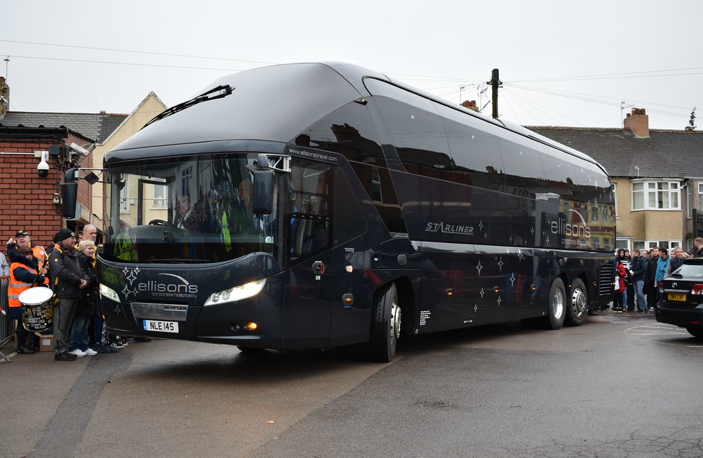 L’ancien capitaine du Toulouse FC fait don d’un bus d’une valeur de 1,2 million d’euros pour témoigner sa gratitude