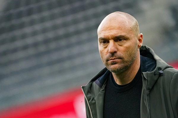 Alexandre Dujeux : le manager du FC Lorient quitte… Je peux continuer